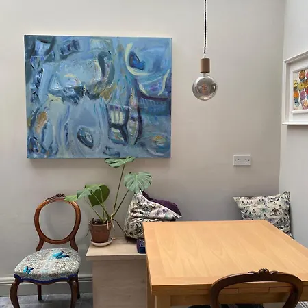 Stylish Centre House, Perfectly Located Lägenhet *