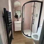 Stylish Centre House, Perfectly Located *