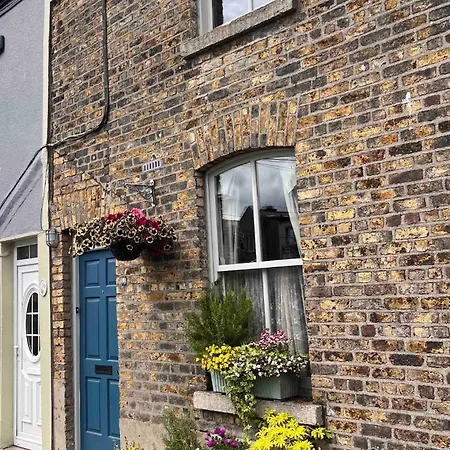 Stylish Centre House, Perfectly Located