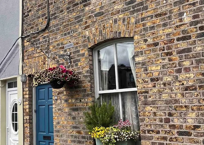 Stylish Centre House, Perfectly Located