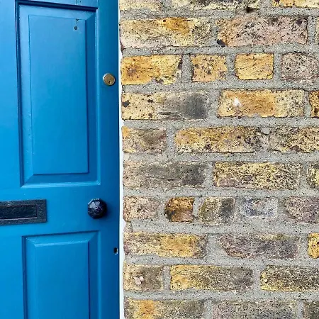 Stylish Centre House, Perfectly Located Dublin