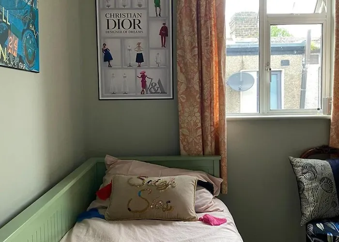 Stylish Centre House, Perfectly Located Apartman